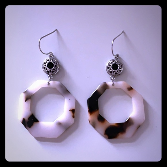 Jewelry - Resin drop earrings